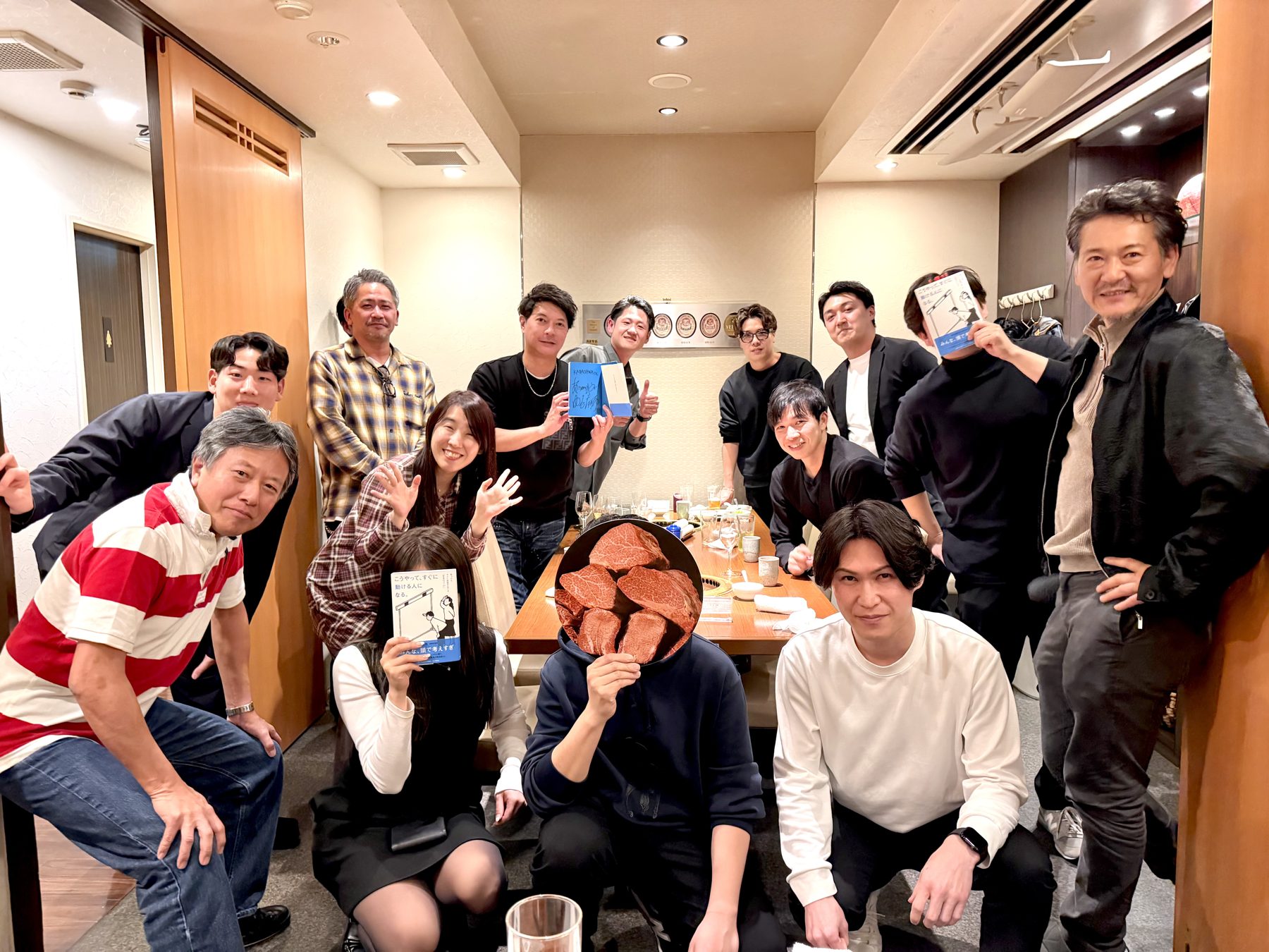 懇親会での集合写真
